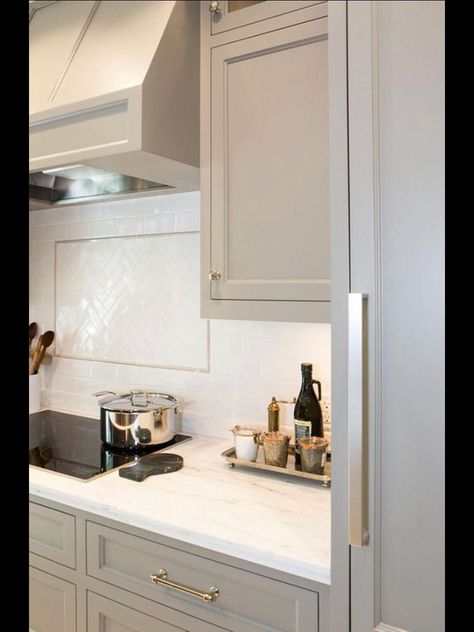 Benjamin Moore Gray Mist 962 Benjamin Moore River Reflections, Greige Kitchen, Benjamin Moore Gray, Серая Кухня, Herringbone Backsplash, Cabinet Paint Colors, Kitchen Cabinets Decor, Cabinet Color, Kitchen Cabinets Makeover