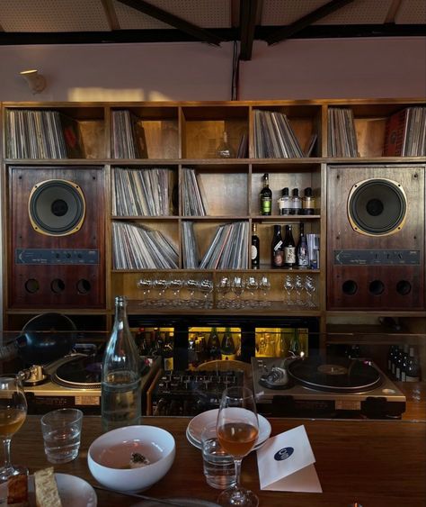 Vinyl Cafe, Audiophile Room, Terrence Loves You, Home Music Rooms, Vinyl Room, Record Room, Vintage Record Player, Jazz Bar, Listening Room