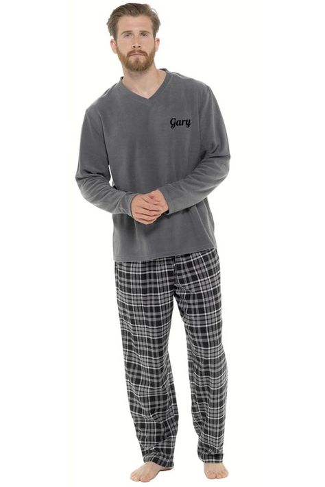 It is fine parents and the best thing is that it arrived before the delivery date. Mens Pyjamas, Mens Pjs, Pjs Set, Check Pants, Checkered Pants, Pajama Fashion, Brand Ideas, Flannel Pants, Winter Pajamas