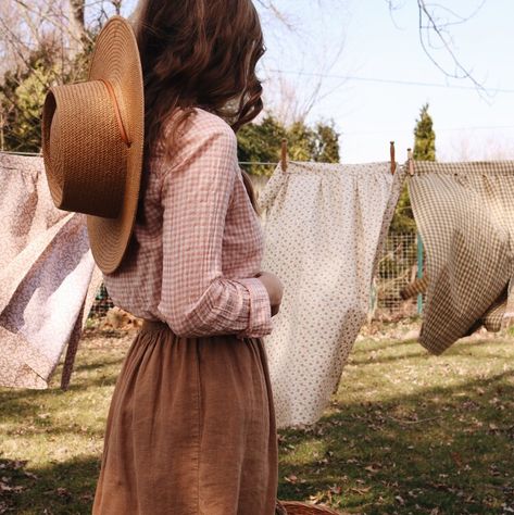 Calico And Twine, Prairie Aesthetic, Farm Girl Style, Farmer Outfit, Spring Gingham, Farm Fashion, Farmer Girl, Farm Lifestyle, Farm Clothes