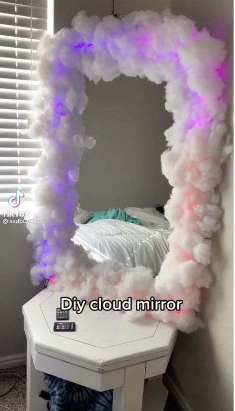 Cloud mirror Diy Mirror Decor, Diy Mirror Wall Decor, Spiegel Diy, Diy Mirror Wall, Mirror Bedroom Decor, Mirror Decor Ideas, Cloud Mirror, Diy Room Decor Videos, Easy Room Decor