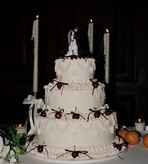 Gothic Wedding Theme, Vampire Wedding, Goth Wedding, When I Get Married, Wedding Cakes Vintage, Dream Wedding Ideas Dresses, Future Mrs, Gothic Wedding, Wedding Mood Board