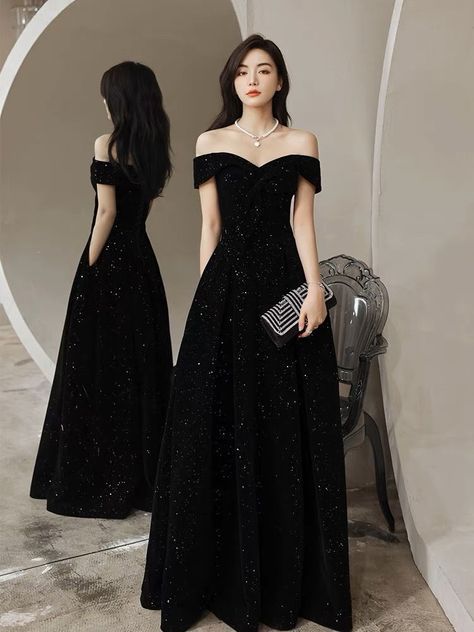 Gaun Prom Night, Wedding Suggestions, Off Shoulder Prom Dress, Party Dress Classy, Prom Dress Black, Black Sparkly Dress, Black Evening Dress, Pakaian Feminin, Black Prom Dress