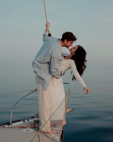 Almost like floating 🤍 Honeymoon Night, Tropical Honeymoon, Honeymoon Pictures, Romantic Honeymoon Destinations, Honeymoon Hotels, Dream Honeymoon, Best Honeymoon Destinations, Honeymoon Locations, Romantic Holiday