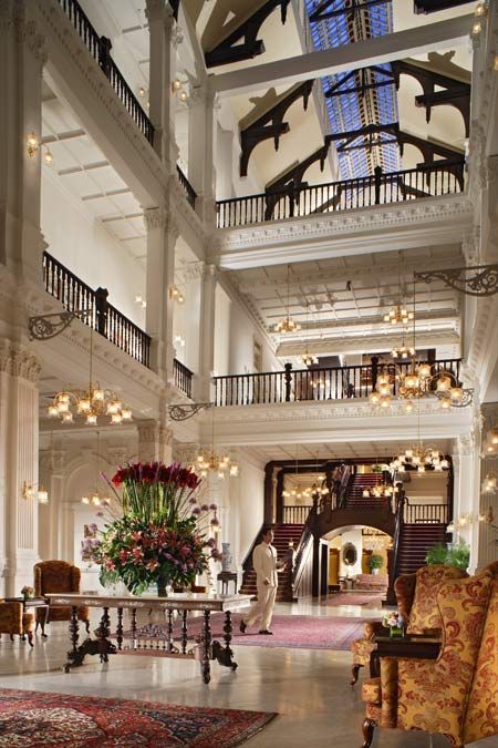 Raffles Singapore, Raffles Hotel Singapore, Raffles Hotel, Singapore Sling, Singapore Hotels, تصميم داخلي فاخر, British Colonial Style, Hotel Interior Design, The Lobby