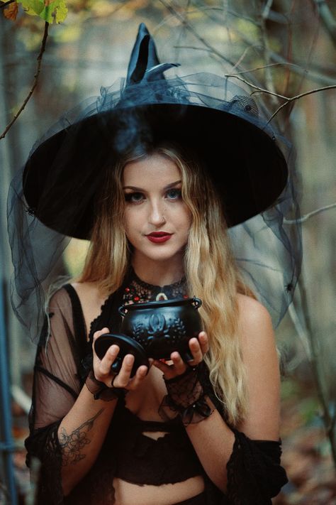 Wild Women Sisterhood Photography, Cauldron Photoshoot, Real Witches Photos, Witch And Cauldron, Witch Portrait, Witch Photography, Witch Woman, Halloween Digital Art, Witch Photos