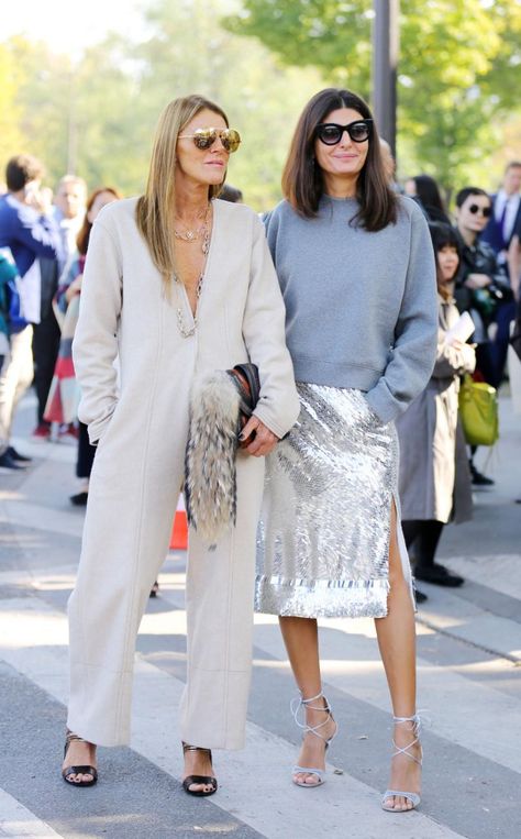 Anna Dello Russo and Giovanna Battaglia at Paris Fashion Week Giovanna Battaglia Style, Sparkle Outfit, Giovanna Battaglia, Anna Dello Russo, Fashion Corner, Metallic Skirt, Street Fashion Photography, Boring Clothes, Fashion Editor