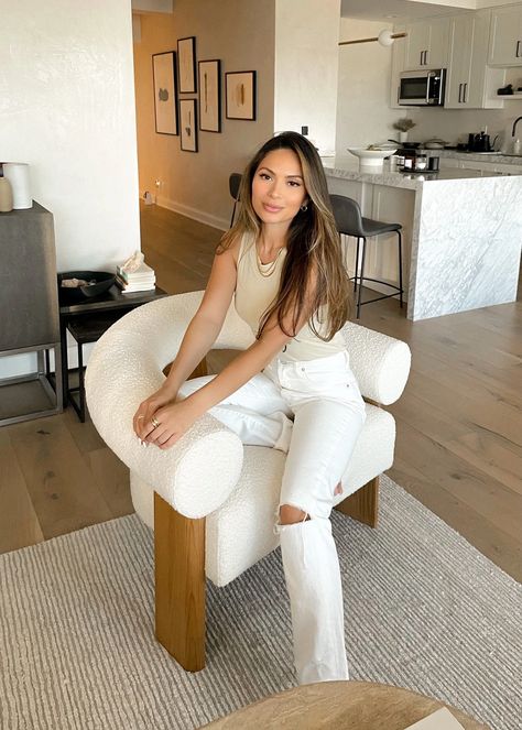 Marianna Hewitt on Effortless Beauty – Lulu and Georgia Marianna Hewitt Home, Mariana Hewitt, Marianna Hewitt Hair, Marianna Hewitt, Home Design Inspiration, Effortless Beauty, Lulu And Georgia, My Living Room, Dark Wear