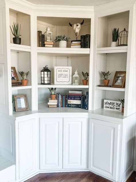 Built In Bookshelves In Corner, Living Room Corner Built Ins, Corner Ideas For Dining Room, Corner Bookshelf Built In, Bookshelf Corner Ideas, Built In Corner Bookshelves, Living Room Storage Ideas For Toys, Alcove Living Room, Corner Built In Shelves