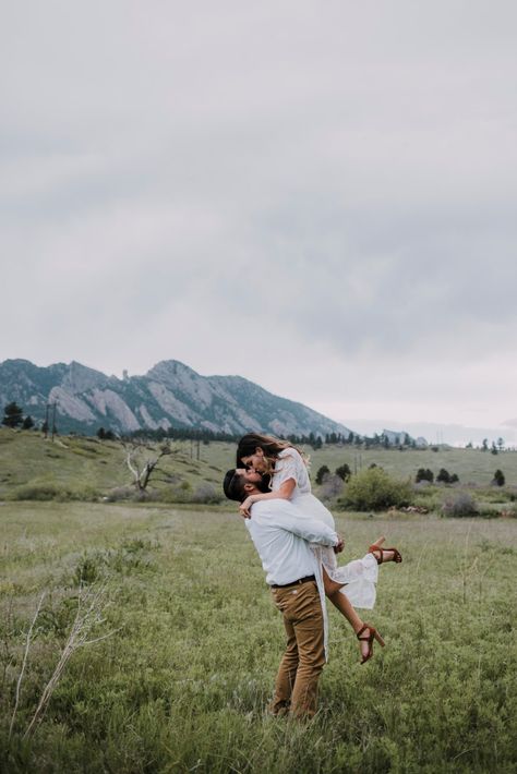 Colorado Springs Engagement Photos, Denver Photoshoot, Couple Outfits For Pictures, Colorado Engagement Pictures, Boulder Engagement Photos, Colorado Engagement Photos, Spring Engagement Photos, Couples Outfit, Colorado Engagement