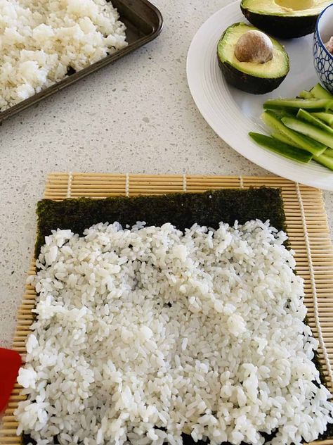 Sushi Making Aesthetic, Making Sushi At Home, Sushi Homemade, Homemade Sushi Rolls, Sushi Fillings, Cooking Sushi, Sushi Ingredients, Making Sushi, Vegetarian Sushi