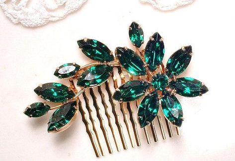 Emerald Headpiece, Green Hair Accessories, Jewelled Hair Clips, Gold Vintage Wedding, Wedding Headpiece Vintage, Emerald Green Hair, 1920s Wedding Dress, Dark Green Hair, Wedding Hairpiece