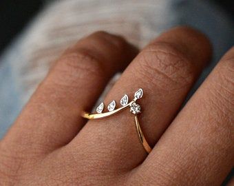 Creative Dress, Solid Gold Wedding Band, Leaf Wedding Band, Push Present, Chevron Wedding, Pear Ring, Marquise Ring, Gold Diamond Wedding Band, Chevron Ring