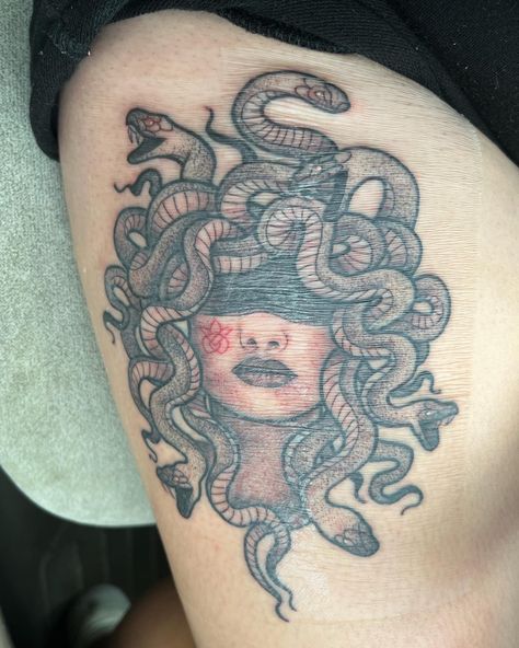 Tattoo Ideas Medusa, Black Medusa Tattoo, Survivor Symbol, Sa Survivor, Medusa Tattoo Meaning, Medusa Tattoo Ideas, Medusa Tattoos, Tattoos On Hand, Hand Ideas