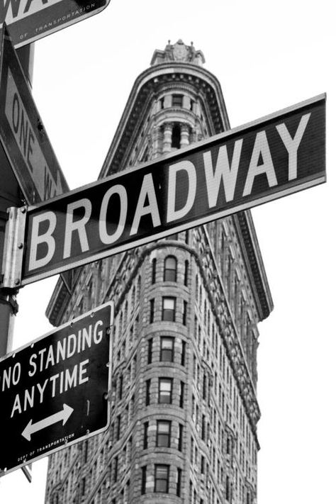 Flatiron @ Broadway Kota New York, Photo New York, Voyage New York, Black And White Photo Wall, Fotografi Kota, Black And White Picture Wall, Flatiron Building, I Love Nyc, Empire State Of Mind