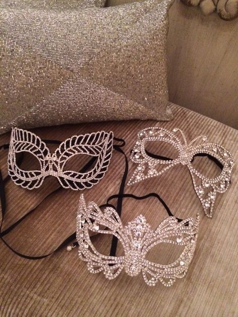 Prom Masks Masquerade, Mascarade Theme Prom Dresses, Masquerade Prom Mask, Crystal Masquerade Mask, Masquerade Masks Aesthetic, Cute Masquerade Mask, Masked Ball Mask, Mask Prom Outfit, Masquerade Mask Party Outfit