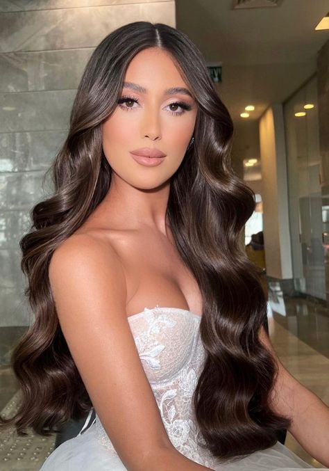 Hollywood Glam Hair, Hollywood Curls, Gorgeous Wedding Hairstyles, Bridal Hair Down, Long Hair Waves, Guest Hair, Hollywood Hair, Bridesmaid Hair Makeup, Bridal Hair Inspiration