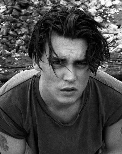 Johnny Depp curtains hairstyle Johnny Depp Hairstyle, Johnny Depp Wallpaper, Mens Medium Length Hairstyles, Surfer Boy, Young Johnny Depp, Johnny D, Le Male, Boy Aesthetic, 90s Hairstyles