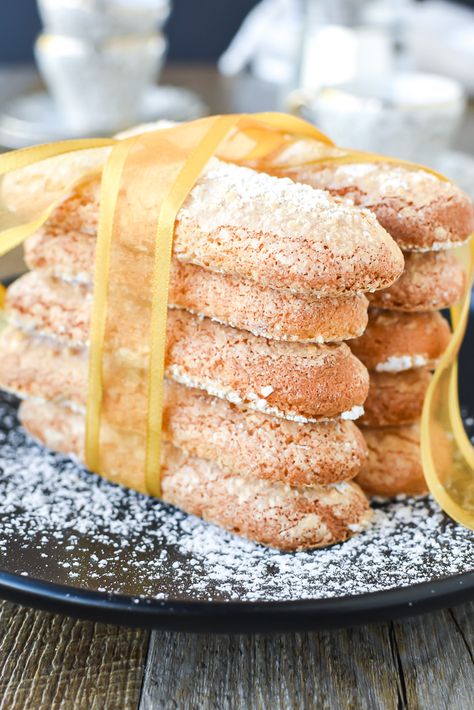 Italian Biscuits, Finger Cookies, Italian Cookie Recipes, Italian Recipes Dessert, Italian Pastries, Biscotti Recipe, Tiramisu Recipe, Lady Fingers, Italian Cookies