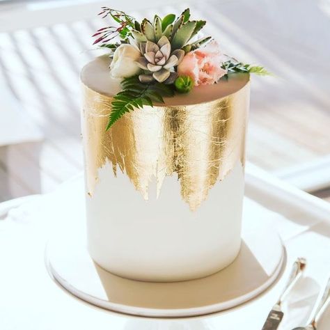 Vanoir | Wedding Cakes Paddington | Easy Weddings Gold Wedding Cakes, Gold Leaf Cakes, Engagement Party Cake, Golden Cake, Edible Gold Leaf, Bridal Fair, Color Boards, Floral Wedding Cakes, Chocolate Wedding Cake