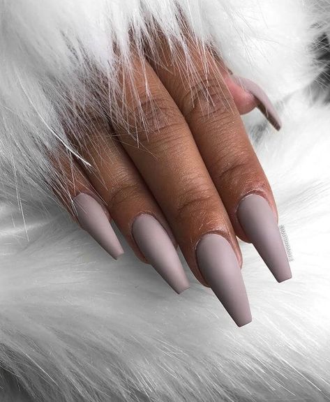 Nails For Dark Skin, Dark Skin Nail Color, Nail Design Video, Nude Nail Polish, Colors For Dark Skin, Nail Trend, Nude Nail, Nude Nail Designs, Pretty Nail Designs