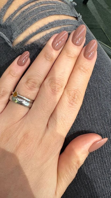 Simple Color Almond Nails, Simple One Color Almond Nails, Basic Nails Acrylic Simple Almond, Muted Nails Colors, Dipped Nails Ideas Almond Shape, Cute Simple Nails Solid Color, Basic Color Nails Simple, Light Brown Almond Acrylic Nails, Light Mocha Nails