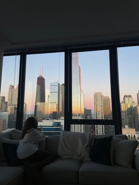 chicago penthouse sunset. city sunset. chicago. apartment. city apartment. chicago apartment. sunset. Chicago Penthouse, Hotel Room Decoration, Romantic Hotel Rooms, Room Decor Ideas Diy, Fancy Apartment, Diy Room Decor Ideas, City Penthouse, Amazing Apartments, Wall Decoration Ideas