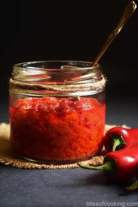 Homemade Chilli Recipe, Homemade Chilli, Red Chili Paste, Homemade Hot Sauce, Chilli Beans, Paste Recipe, Chilli Recipes, Chilli Paste, Healthy Dips