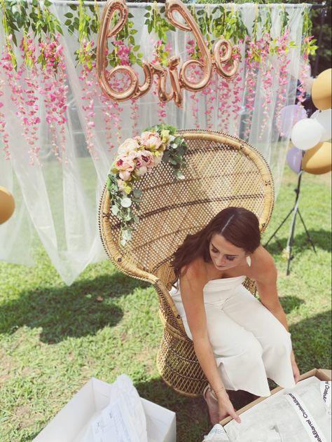 Bridal Shower Present Opening Chair, Peacock Chair Flowers, Peacock Chair Floral Arrangement, Bridal Shower Opening Gifts Chair, Bridal Shower Peacock Chair, Bride Chair At Shower Diy, Bridal Shower Gift Chair, Bridal Shower Bride Seat, Peacock Chair Bridal Shower Ideas