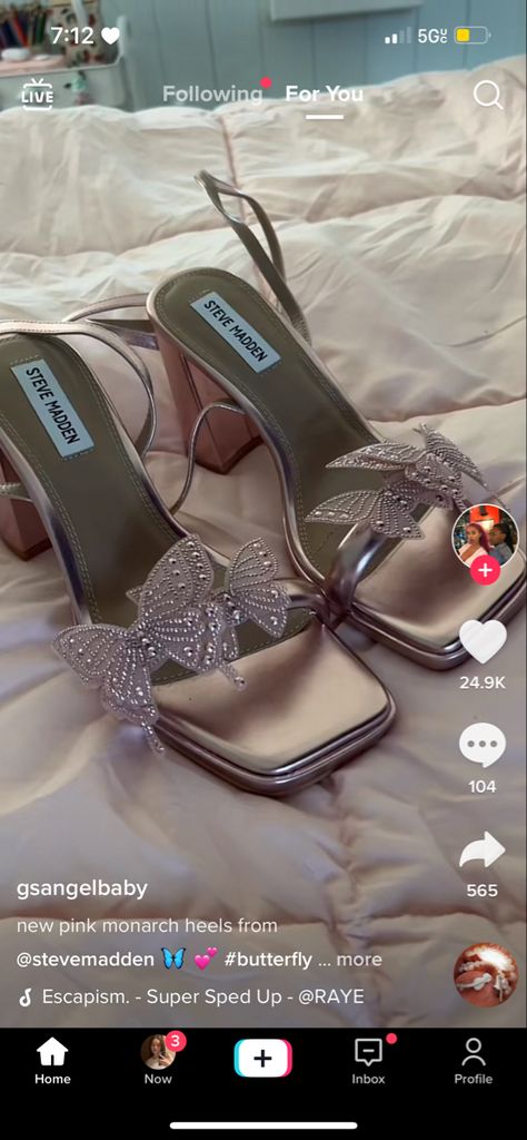 Steve Madden Butterfly Heels, Sweet Sixteen Shoes, Pink Butterfly Heels, Heels Hoco, Hoco Heels, Hoco Shoes, Birthday 25, Butterfly Heels, Pink Girly Things