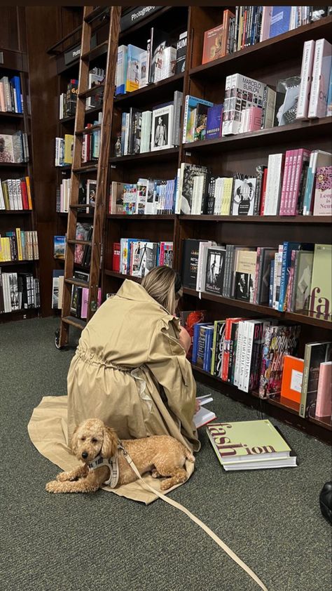 Dog In Your 20s, City Dog Aesthetic, Dogs And Books, Earth Baby, Dog Mommy, Walking Outfits, Me And My Dog, City Dog, The Book Club