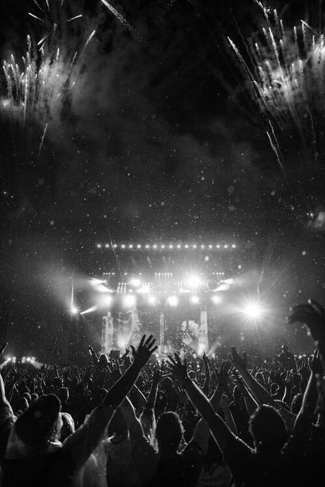 Concert Images, Biffy Clyro, Mises En Page Design Graphique, Leeds Festival, Festival Aesthetic, Reading Festival, Concert Aesthetic, Festival Vibes, Concert Photography