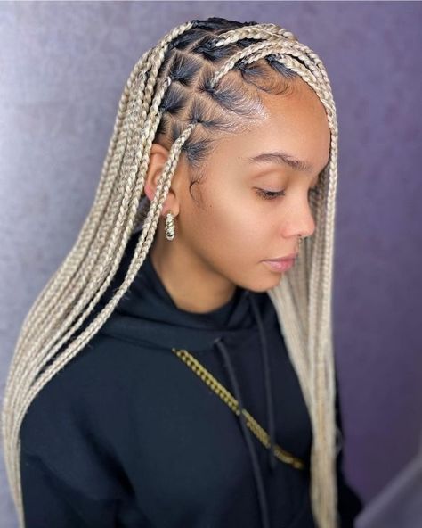 Medium Box Braid Hairstyles for Black Women. modern easy protective hairstyles. Super cute and you can get knotless box braids too... Box Dreads, Small Box Braids, Medium Box Braids, Natural Hair Salons, Blonde Box Braids, Braiding Styles, Colored Braids, Blonde Braids, Box Braids Hairstyles For Black Women