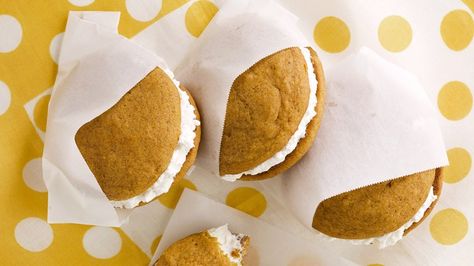 Pumpkin Whoopie Pies with Maple-Marshmallow Cream Filling Recipe | Bon Appetit Maple Marshmallows, Cream Filling Recipe, Whoopie Pie Recipe, Postres Halloween, Pumpkin Whoopie Pies, Desserts Ideas, Whoopie Pie, Marshmallow Cream, Marshmallow Creme