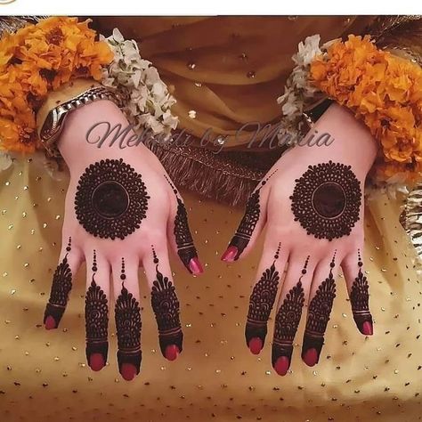 Minimal Mendhi, Mahandi Design Hands, Mehndi Designs 2022, Mehndi Beautiful, Mehndi Hands, Tikki Mehndi, Kashee's Mehndi Designs, Beautiful Simple Mehndi Design, Bridal Anarkali