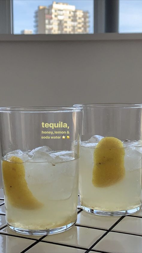 Soda Water, Alcohol Drink Recipes, Alcohol Recipes, Limoncello, Mixology, Pretty Food, Mocktails, Summer Drinks, Yummy Drinks