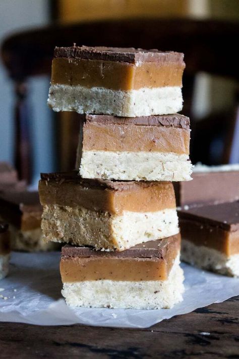 Rooibos Cake, Chocolate Covered Honeycomb Recipe, Rooibos Tea Recipes, Millionaire Shortbread Recipe, Veggie Desserts, Peppermint Crisp Tart, Honeycomb Recipe, Millionaires Shortbread, Homemade Cupcake Recipes