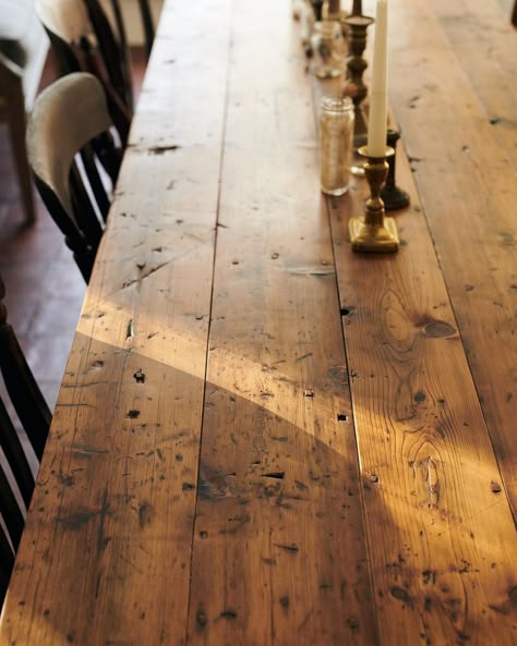 Refectory Table Dining Rooms, Primitive Dining Table, Home Outdoor Ideas, Wooden Table Decor, Sunroom Dining, Rustic Farm Table, Rustic Kitchen Tables, Wooden Kitchen Table, Rustic Tables