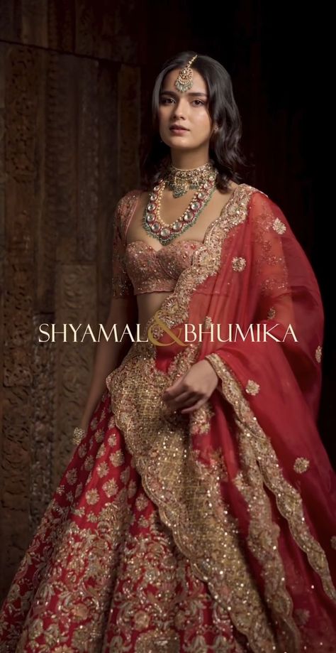 Indian Bridal Wear Red, India Wedding Dress, Wedding Matching Outfits, Casual Bridal Dress, Indian Wedding Gowns, Latest Bridal Lehenga, Desi Wedding Dresses, Wedding Lehenga Designs, Indian Bride Outfits