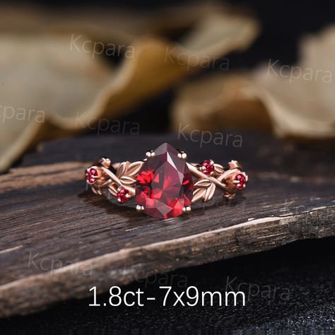 Fire Engagement Ring, Ruby Red Engagement Ring, Red Rings Engagement, Ruby Ring Aesthetic, Ruby Ring Designs Unique, Quince Rings, Panna Ring, Coquette Dark, Engagement Ring Leaf