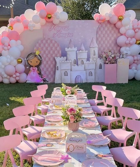 PARTY DECOR | BALLOON DECOR on Instagram: “The little princess of the house turned One 👑 and we had the pleasure to create this beautiful design to celebrate her milestone. Thank you…” Princess Birthday Party Decorations Diy, Deco Ballon, Princess Birthday Party Decorations, Backdrop Stands, Ninjago Birthday, Princess Theme Birthday, Princess Theme Birthday Party, Tema Disney, Decoration Evenementielle