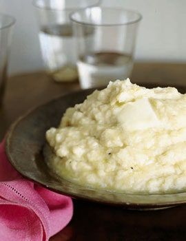 Parsnip Puree Recipe, Potato Purée, Thanksgiving Favorites, Gourmet Magazine, Parsnip Puree, Scottish Food, Garlic Potatoes, Making Mashed Potatoes, Autumn Recipes