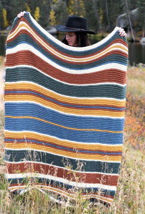 Beginner Blanket, Knit Throw Blanket Pattern, Knit Blanket Pattern, Blanket Knitting Pattern, Colorful Knit, Throw Blanket Pattern, Knitting Tutorials, Modern Knitting, Knitted Afghans