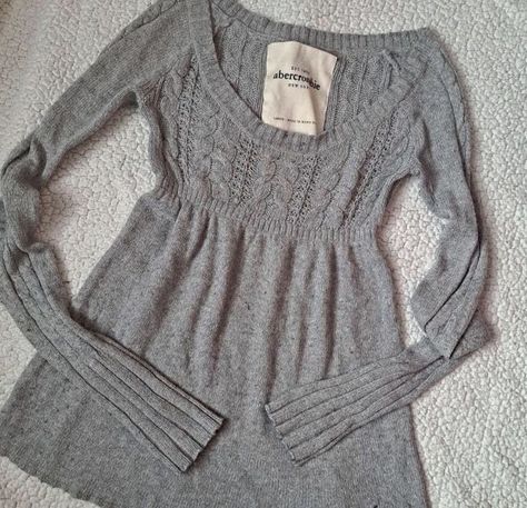 Babydoll Sweater, Twilight Outfits, Hollister Long Sleeve, Elena Gilbert, 2000s Fashion, Dream Clothes, Cute Tops, Aesthetic Clothes, Pretty Outfits