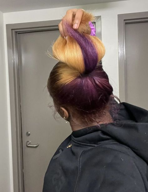 Peanut Butter Jelly Hair, Skunk Strip, Purple Natural Hair, Peekaboo Hair Colors, Lemonade Braids Hairstyles, Puffy Hair, Dyed Curly Hair, Lemonade Braids, Dyed Hair Purple