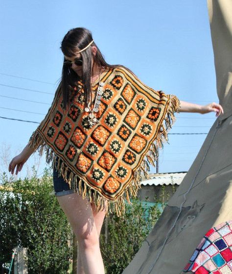 Ponchos 70s Style Crochet, Hippie Poncho For Fall, 70’s Accessories Crochet, 1970s Poncho, 70s Crochet Poncho, Boomer Style, Vintage Poncho 1970s, Vintage Crochet Poncho 1970s, 60s Vintage Fashion