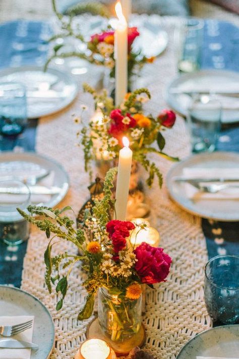 40 Thanksgiving Centerpiece Ideas - Best Thanksgiving Centerpieces Thanksgiving Table Centerpiece Ideas, Seasonal Centerpieces, Table Centerpiece Ideas, Thanksgiving Tablescapes, Thanksgiving Centerpieces, Turkey Day, Birthday Table, Centerpiece Ideas, Thanksgiving Table