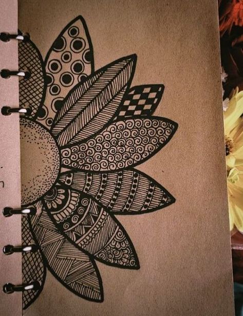 Mandala art simple Beautiful Drawings With Meaning Pencil, Simple Pen Drawings Easy, Doodle Mandala Art Simple, Big Mandala Drawing, Simple Mandala Art For Beginners, Mandala Art Unique Designs, Easy Mandala Drawing For Beginners, Small Mandala Art, Easy Mandala Art For Beginners