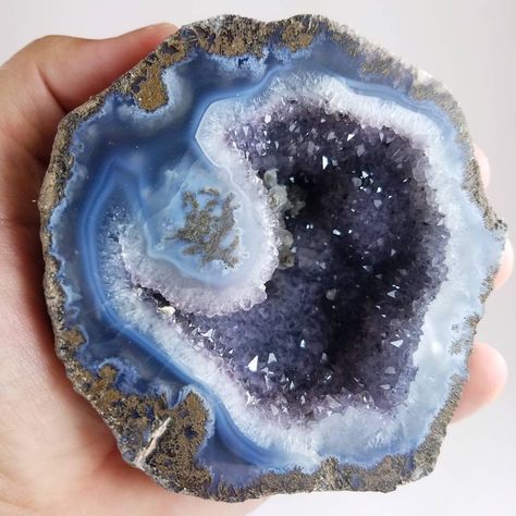 Ink Challenge, Chihuahua Mexico, Crystal Aesthetic, Geode Art, Crystal Goddess, Amethyst Gem, Calcite Crystal, Agate Geode, One Half