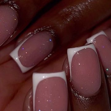 Creative Nail Artist on Instagram: "That sparkle gave it everything it needed + more ✨ Classic Biab french manicure ~ Link in bio to book ~ #naturalnails #naturalnailjourney #naturalnailsonly #gelnails #biabnails #biabnailslondon #biabnailssouthlondon #biabsouthlondon #londonmanicure#cutenaildesigns #nailart #nailitdaily #beauty #explorepage #nailsoftheday #naildesigns #nailstagram #shortnaildesign #shortnailart #glossifynaturabuild #loveglossify #glossifyrose #holographicnails #frenchtipnai Cute Simple Biab Nails, Short French Tips With Glitter, French Dip Ombre Nails Short, Biab Nails Sparkle, White French Tip With Glitter Top Coat, Glittery Acrylic Nails Short, Biab Nail Inspo Short, Bio Nails Design, Plain Biab Nails Short